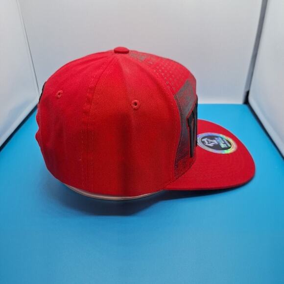Vibes Top Level Baseball Cap Red OSFM Snapback Flat Brim Embroidered - Picture 5 of 7